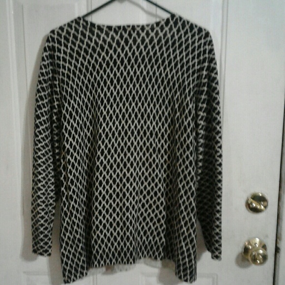 Catherine's sweater - Picture 3 of 3